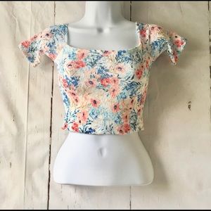 Hollister Floral Lace Crop Top New NWT XS Cropped